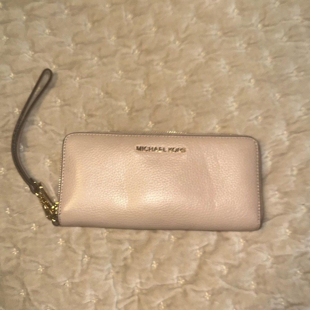 Michael Kors Blush Wallet